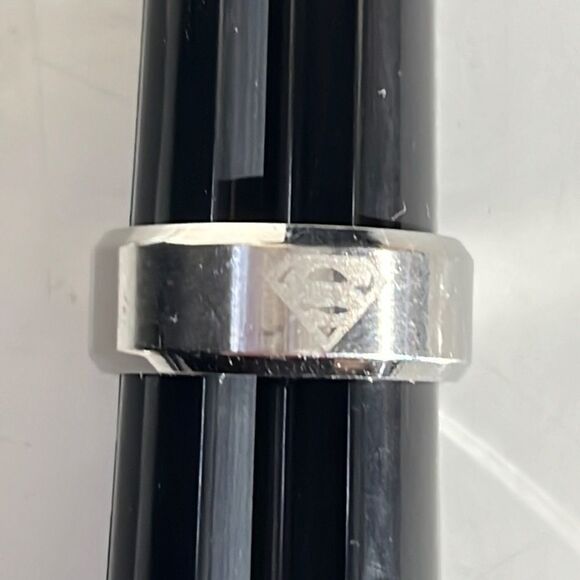 Bundle Sale 3 for $15 | Superman Symbol Silvertone Ring | Size 8 - Picture 1 of 10